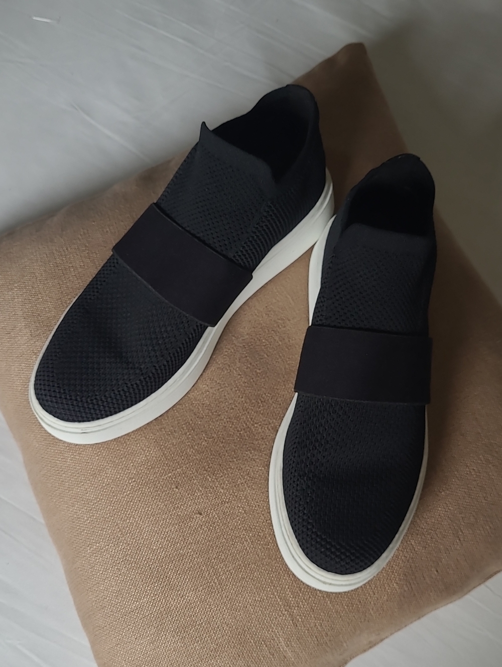 Eileen Fisher Black Pari Knit Slip-On Platform Sneakers White Sole. Sz 10 Preppy